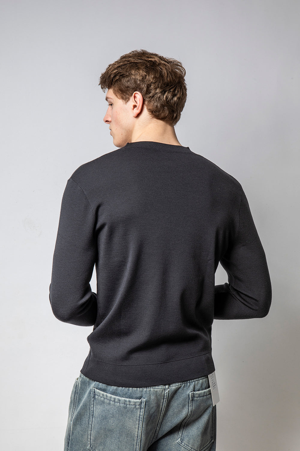 WOOD 深灰色伸士毛衣