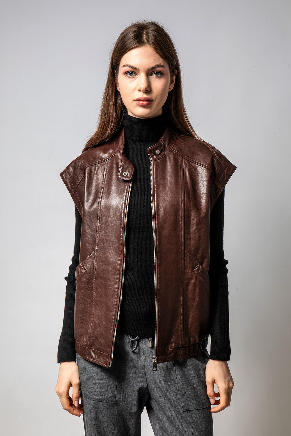 PLAY深咖啡色背心款皮外套