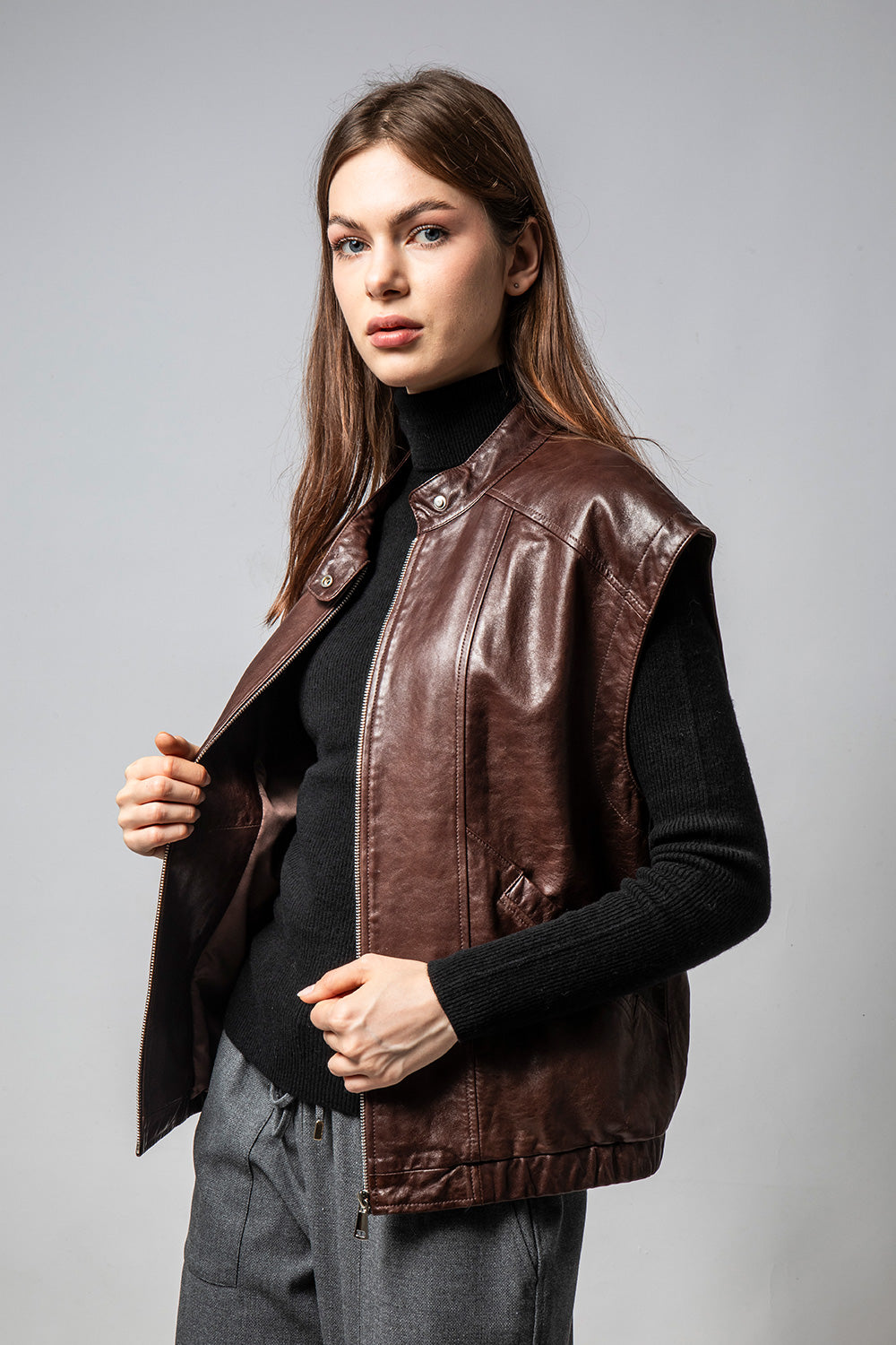 PLAY深咖啡色背心款皮外套