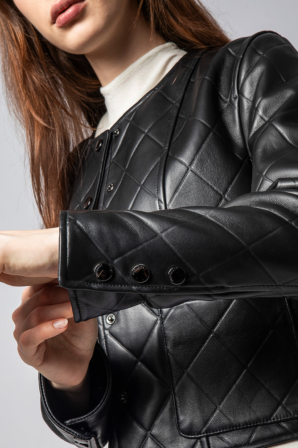 TOPAZ 黑色菱紋皮外套